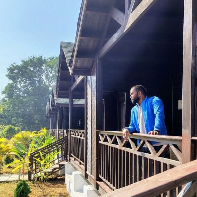 TigerSawanHindu's profile picture. There is no school bigger than life.

No exam bigger than difficulties

And no teacher bigger than time