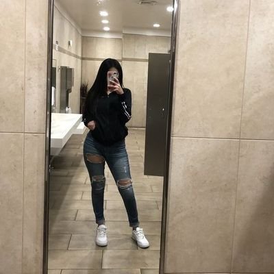 ValentinaP3r3z's profile picture. Café y poesía son la combinación perfecta☕