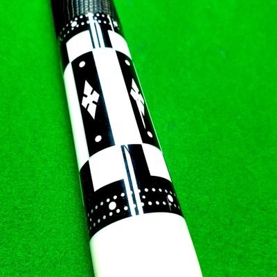 2015年から25年ぶりにビリヤードを再開しました。
出没場所は静岡県のone、pee3、フィール、中国上海の四只熊台球です。
仕事はクレイモデラー。
自動車の立体デザイン造形です。
2019年から中国でフリーランスしながらチャイニーズ8をenjoy中。2023年からSPBCに入会し、毎月猛者達にもまれてます😅