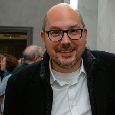 Réalisateur de documentaires (notamment sur la Fantasy avec John Howe) et auteur de trois romans. La Prophétie de Cagliostro, aux éditions La Nuée Bleue (2025)