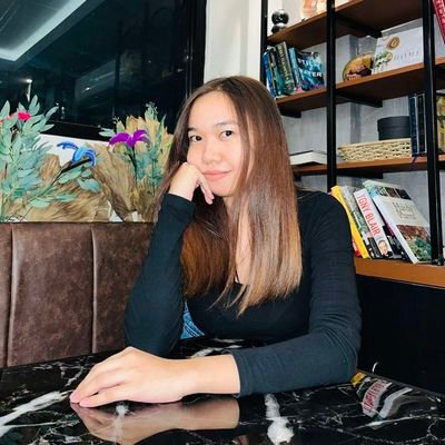 mgdmdominguez's profile picture. from balance sheets to beach retreats