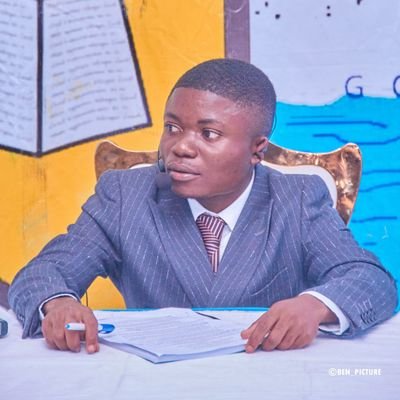 Jeune citoyen Congolais Épris d'esprit de développement et d'initiative dans les zones rurales. Journaliste Pro Droits Humains
