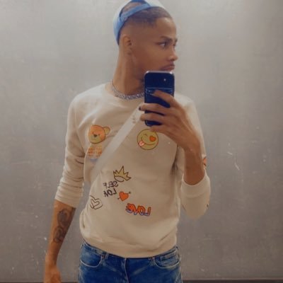 I’m a TOP.. Have fun with that verse shit. 💯 BackShots 🎯NSFW 18+ (No Minors) SNAPCHAT 👻: KinggCD 🌃 South Side Chicago 😈 6’4 💪🏽 $XianDoe