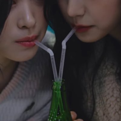 The only pain I'd love to feel every single day is my love for Hwang Yeji and Shin Ryujin 🙃
