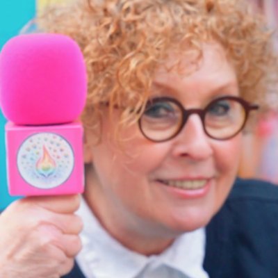 💕Let's talk to that Pink Mic - let hear a softer sweet positive sobjective 💕Let’s ignite that new🔥fire & debate 🧡taboes-breaking storytelling.