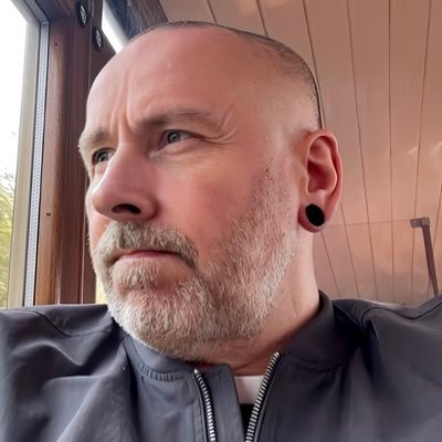 Independent Social Worker. University of Birmingham Social Work and Social Care 2001. Love retro pop and tattoo culture. I occasionally talk about social work.