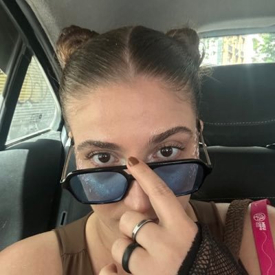 ikisskissi's profile picture. alucinação, devaneio, amenidades…