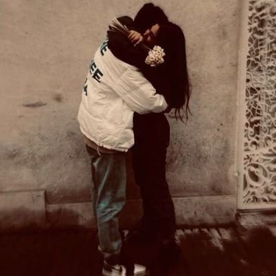 جانانم تو پرکشیدی
و من مانده ام با انبوهی دلتنگی و خاطره🕊🖤🐼🌱