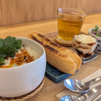 可愛いものと美味しいものが好きな社会人の趣味垢です。
なんとなく興味を持ったものとかに反応します。
最近は、精神的疲弊から色んなものから興味を失いつつありますが…。
同じような感性の人と交流できるといいな(*^^*)