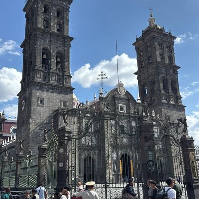 Crokshank's profile picture. Bonito paquete 📦 Me dejas que lo abra? 😏🥴