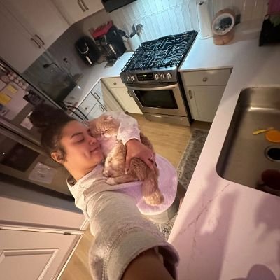 Old account get hacking at 500 followers, follow up my new account bot fuck off because ain't talking to a stupid bot you know lol.
