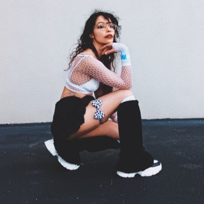 hopeful, grateful, open to all 🪬 bedroom pop 🎶 IG: @bvoyante • tiktok: @becc.iseeyou