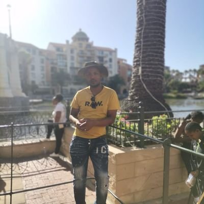 Kaizer Chiefs🇿🇦 Supporter ❤️ & ✌️, gotta judge a man by his principles , I was born last, RaizoSiphelo@yahoo.com
