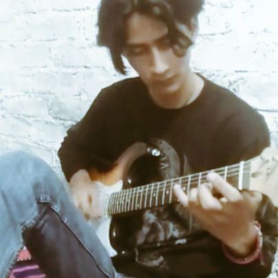 De ciudad de México 🇲🇽 Dibujante, cocinero y guitarrista, me gusta leer de vez en cuando UwU