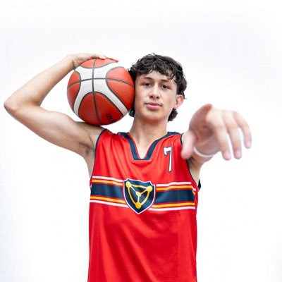 Dexterconnolly8's profile picture. height: 6ft 1 #class of 2026 #pg