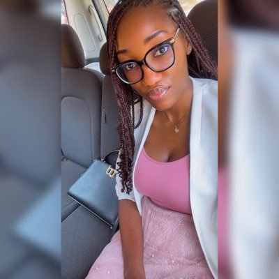 MD 🩺🇨🇲 | 180cm de douceur 🍫🍯 | Chrétienne ✝️ |la crainte de l’Eternel est le commencement de la sagesse