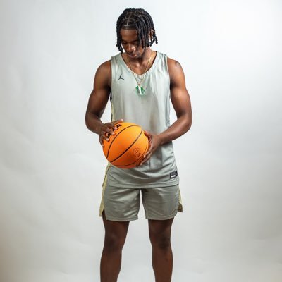 redshirt freshman | PG | 6’2 | 3.6 GPA | 🇳🇬🐺🏀 / NYC 🗽 Email: davidadeyeri35@gmail.com
