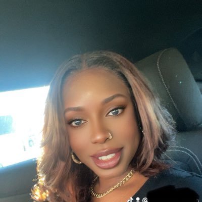 FAMU Alumna ‘MBA’🐍 🍊 | Lover of Beauty💋💄Mom of 1 ❤ | Jesus Saved Me | Blackity x Black = ✊🏿✊🏾✊🏽