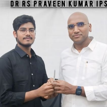 UdayKatmode358's profile picture. |Swaero student union|

|Politician telangana|

|https://t.co/7zW99MUYJR PRAVEEN KUMAR IPS|.
#swaero
#ktr
#rsp
