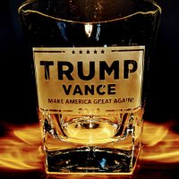 GLASS GUY (@giftsonglass) 's Twitter Profile Photo GLASS GUY (@giftsonglass) 's Twitter Profile Photo