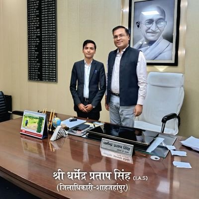 (Criminal Lawyer) 
https://t.co/yatUC8Fy4L.,LL.B.
& Youth Leader Shahjahanpur