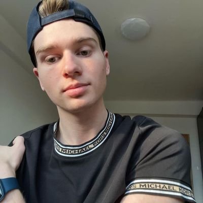 widower…..not interested in crypto //seek a sincere understanding partner ❤️🔥❤️🔥🏈⚾️🏑💕…..bi…🏳️🌈🏳️🌈LGBTQ TikTok:@david_sixx2