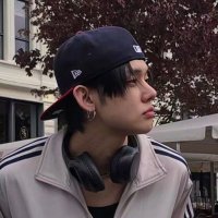 taah (@tinyarmoa) 's Twitter Profile