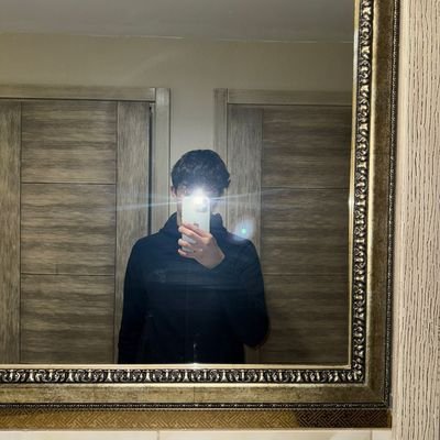 Emo_lxx's profile picture. 