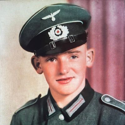 militarlie78051's profile picture. 元YouTube軍歌投稿者です。日独の軍歌•戦時歌謡•流行歌,戦史などを研究しています。軍歌動画の作成、「ドイツ週間ニュース」を日本語訳し断片的に公開する活動をしています。※現在YouTubeでの活動は引退済みです。