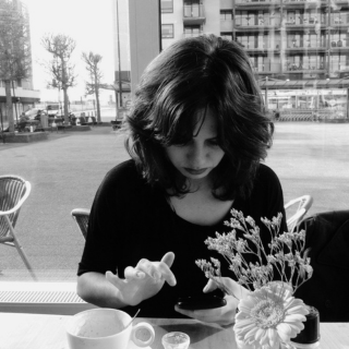 gizemonal's profile picture. Literature geek. Hobby scientist. Lover of words and birds.