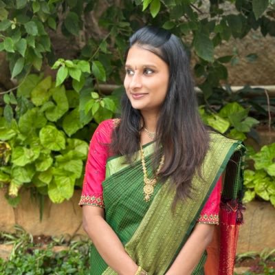 nikkisandur's profile picture. student