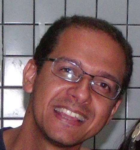 jonathasjmo's profile picture. Físico, professor, músico, controlador de tráfego aéreo, pai, filho, marido. Fazendo um monte de coisa pra acertar ao menos uma!