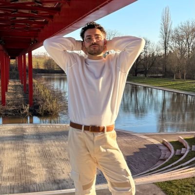 @Hv_boy_