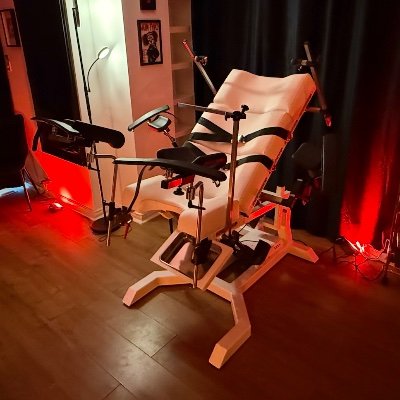 Contemporary play space in Kensington. Created by professionals for professionals. Owned by @Madame_Li_Ying . Available for hire for sessions and filming.