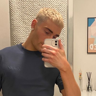 .O F F I C I A L . A C C O U N T. ( top 0.1% of Alfie’s )