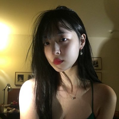 caprisongsy's profile picture. #booktwt cr: common goal