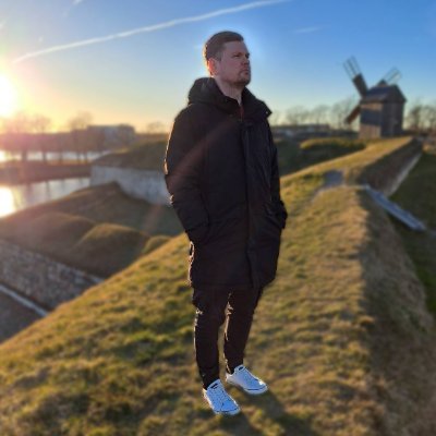 OllSiim's profile picture. HODLing Bitcoin so tight, my hands are now 21 million Satoshi richer! | Laughing at fiat since 2019.