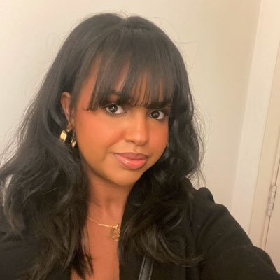 Assistant Editor📚 WNC-INBP who has an unhealthy infatuation with romantic novels 🌺 #amwriting | Views are my own