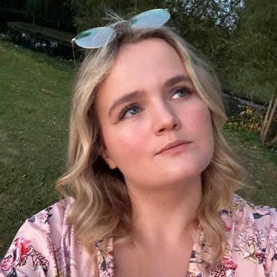 She/her 25 💫🎢 art studenttt 🌟💫Rita’s biggest fan 💖Swiftie/Midnights girly 🌙🫶🏻the tales of a very dramatic uni student •Midnights become my afternoons 🌙
