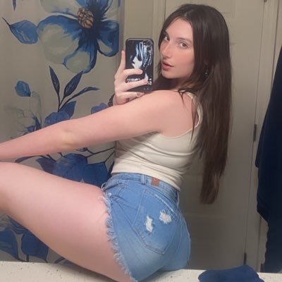 imaviamattoo's profile picture. ✮⋆˙18 / in my own little world ૮₍˃̵֊ ˂̵ ₎ა ౨ৎ. only place i reply back ⬇️