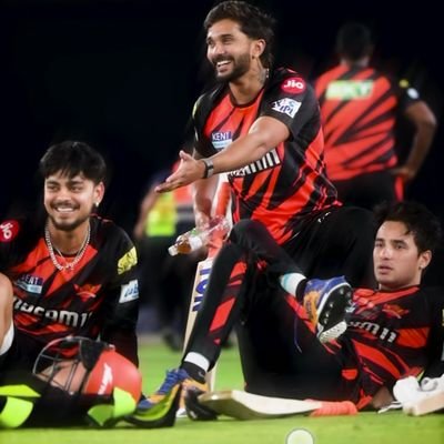 paavambitch's profile picture. I had a lover's quarrel with the world
~ Robert Frost