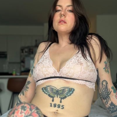 tiddies tattooes and a crude sense of humour. I also stream on chaturbate, follow me there! britbrattherat
