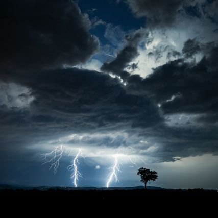 #Photographe Pro spécialisé #Timelapse #Hyperlapse | Traqueur d'orages | https://t.co/QFUgYZqGez |
