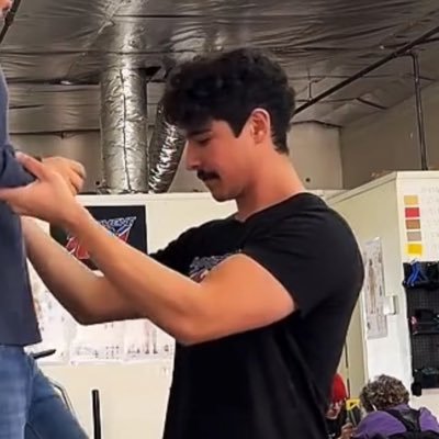 JoeyShapiro_'s profile picture. Adaptive Gym owner / P.E. teacher “the greatest teacher failure is”-Yoda