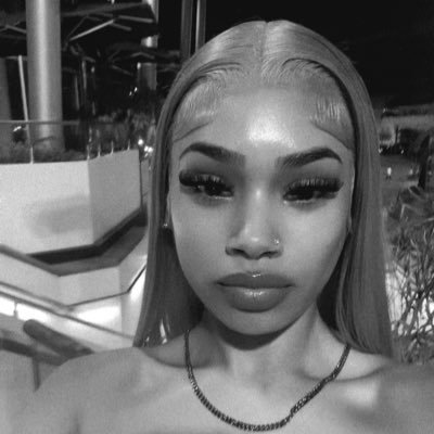 YanaLB_'s profile picture. 