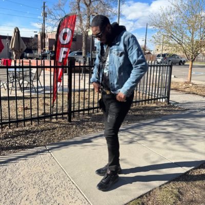3 things to remember.. save yo money , love who love you & trust nobody ... IG: FlyAzzBo #TitanUp