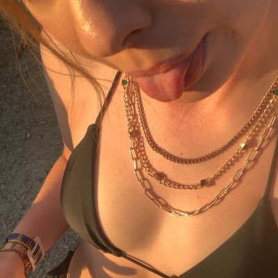maeveyybabyyy's profile picture. 19, yes there’s a link 🌶️🧚