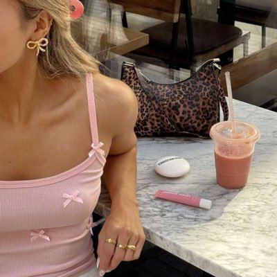 shookydre's profile picture. 🩰