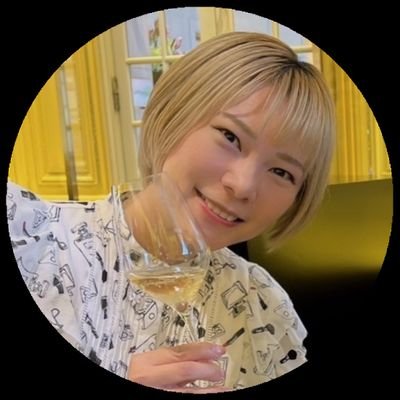 東急東横線元住吉駅から徒歩10分くらいにあるラーメン屋【豚星。】の女将🍜モーニング営業によくいますが、子育て等でお休み中。癒しは元雪組トップスター彩風咲奈❄