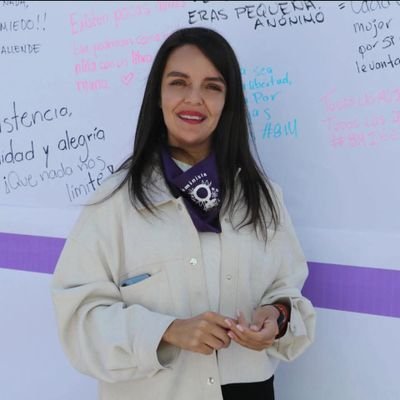 Feminista. Conferencista. Tallerista. Participación política. Enamorada de los deportes. Opinóloga de todo.